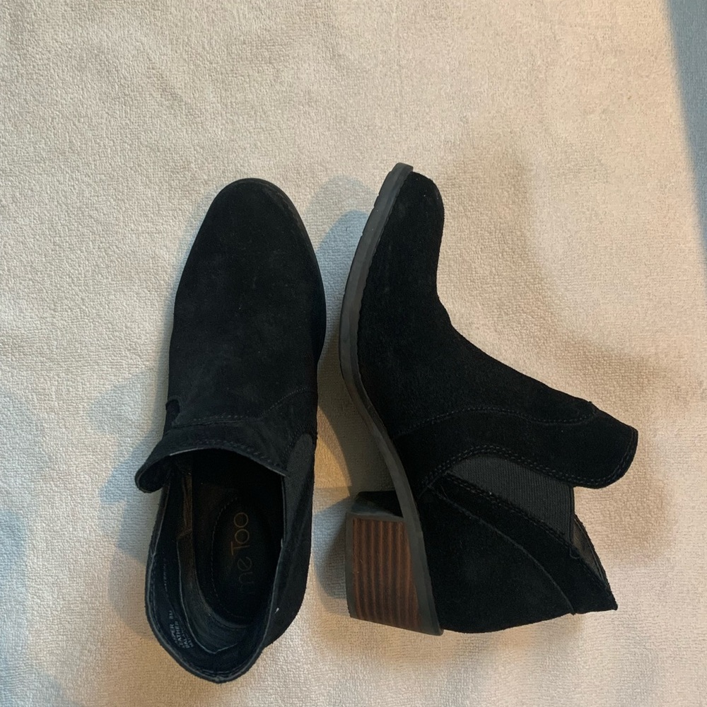 Me Too Black Suede Booties